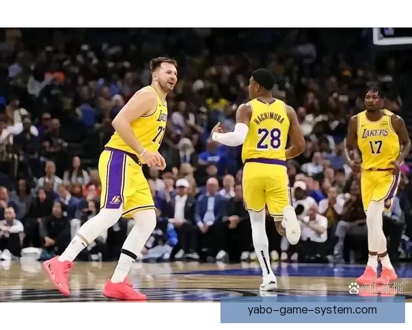 雷迪克称东契奇掌控球队进攻节奏 战术运转以他为核心